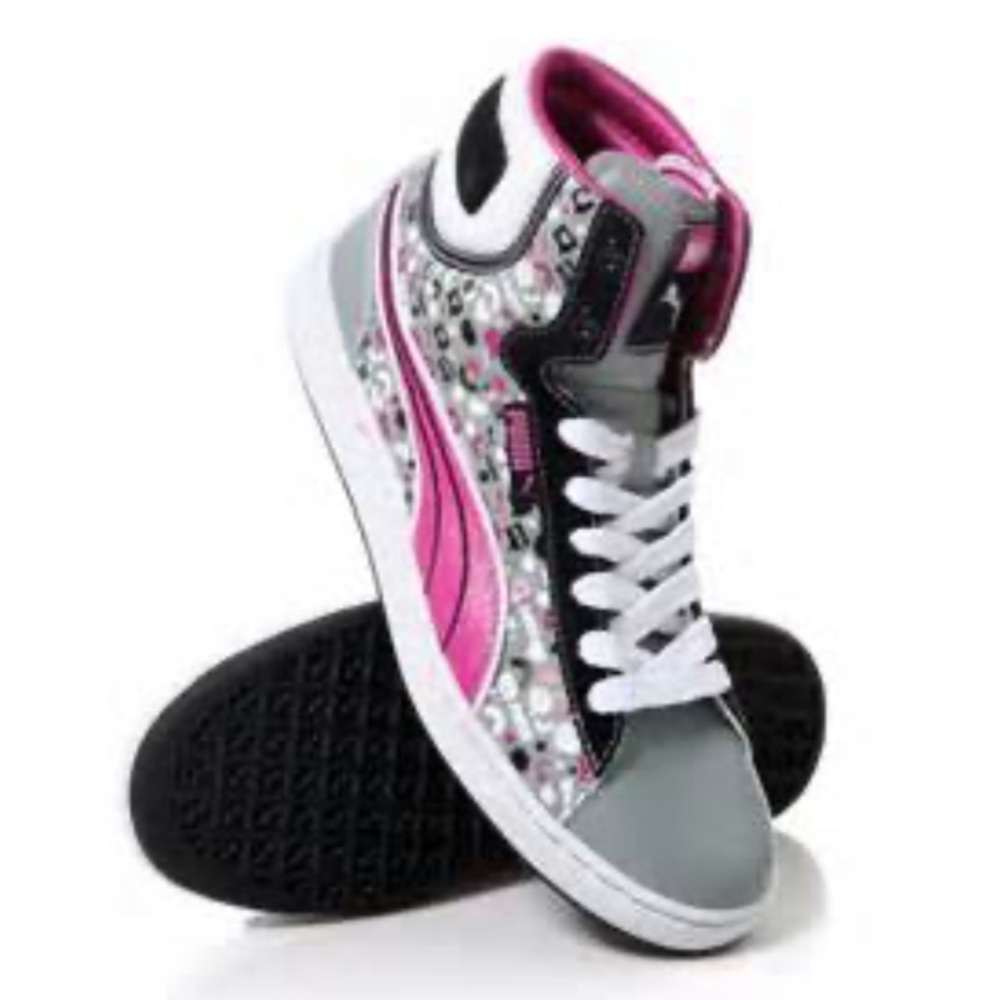 Puma First Round High Top Sneakers in Logo Print. Womens 8.5 NWT